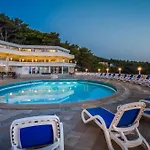 Fontana Bayside Park 아파트 *