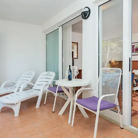 Apartment Fontana Bayside Park Jelsa (Hvar)