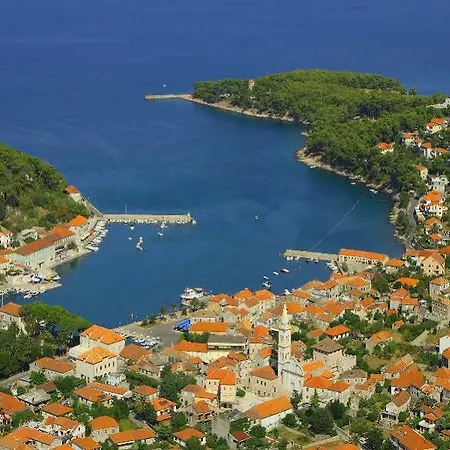 Fontana Bayside Park * Jelsa (Hvar)