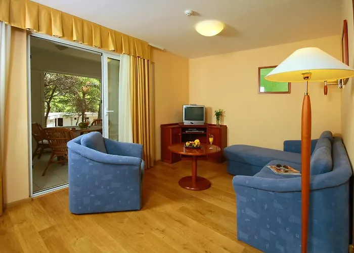 Fontana Bayside Park Jelsa (Hvar)